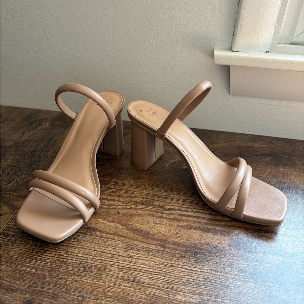 Elegant Tan Women's Heeled Sandals